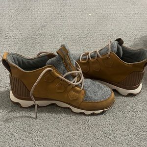 SOREL KINETIC CARIBOU SNOW BOOT in Light Brown/Grey waterproof